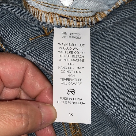 BNWT Distressed Maternity Jeans by Pinkblush - Picture 8 of 9